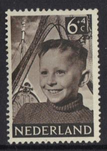 Netherlands   #B231  MH  1951  Child Welfare 6 c