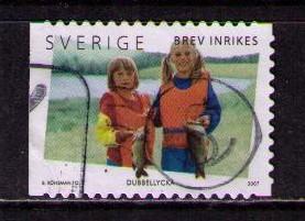 SWEDEN Sc# 2563c USED FVF Girls Fishing Holding Caught Fish