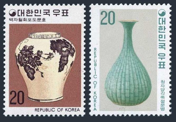 Korea South 1063-1064,MNH.Mi 1074-1075. Ceramic 1977.Jag with Grape,Celadon Vase