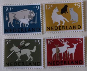 Netherlands B388-B391  MNH Full Set Cat $1.60 Animal Topical