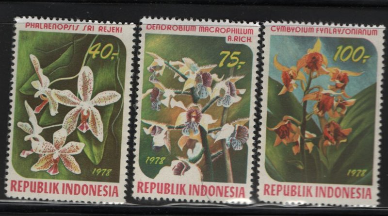 INDONESIA, 1036-1038  MNH ORCHID SET 1978