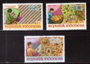 Indonesia  Scott 852-854 MH* stamp set