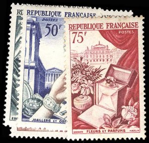 FRANCE 711-15  Mint (ID # 96758)