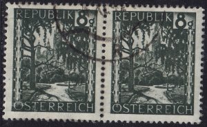 Austria - 1946 - Scott #484 - used pair - City Hall Park Vienna