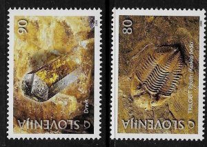 SLOVENIA Sc 397-8 NH issue of 2000 - FOSSILS & MINERALS