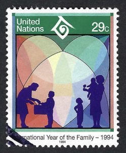 United Nations #637 29¢ International Year of the Family (1994). Used.