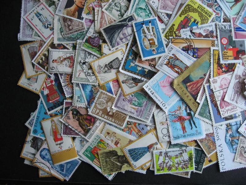 Topical hoard breakup 250 Costumes (dupes, mixed cond)