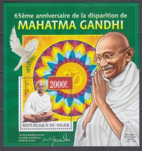 2013 Niger 2151/B170 Mahatma Gandhi 8,00 €