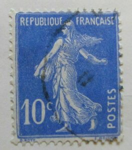 A8P6F27 France 1931-34 10c used-