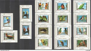 1972 Umm Al Qiwain Birds Parrots Fauna Michel #1242-57 32 Euro 16Bl ** Ar179