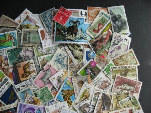 Topical hoard breakup 250 animals. Mixed condition, few duplicates