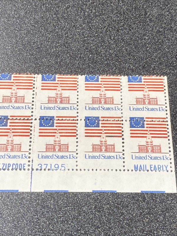 EFO: US 1622 Flag Over Independence Hall Plate Block Of 20 - Very Cool Item