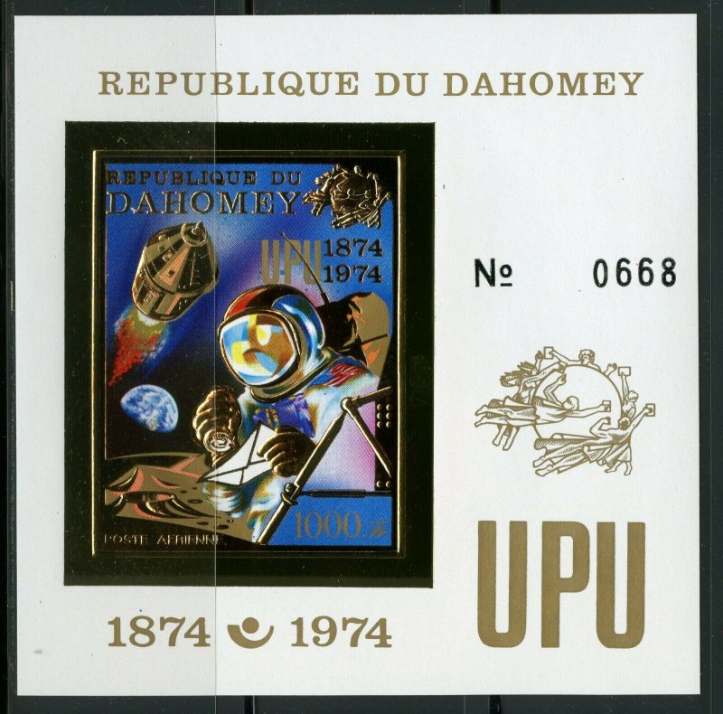 1974 Dahomey 598/B40b gold 100 years of UPU / Astronaut 40,00 €