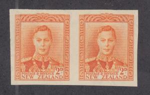 New Zealand SG 680 MNH. 1947 2p KGVI imperf pair