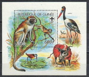 Guinea Stamp 1075  - Vervet monkeys