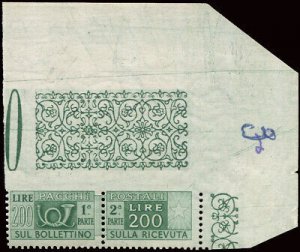 Postal parcels Lire 200 varieties not perforated at the top