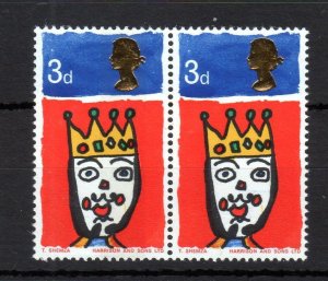 3d CHRISTMAS 1966 UNMOUNTED MINT PAIR WITH AND WITHOUT PHOSPHOR Cat £20 