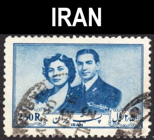 Iran Scott 946 VF used. Key issue.  FREE...