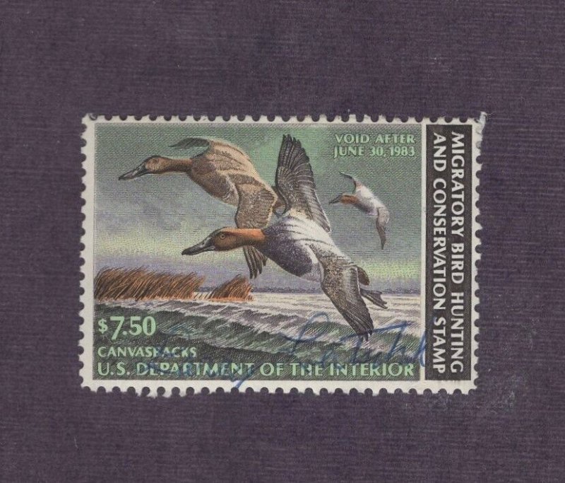 RW49 - Federal Duck Stamp Hunter Signed Single. Used. Full Gum.  #02 RW49hsbb 