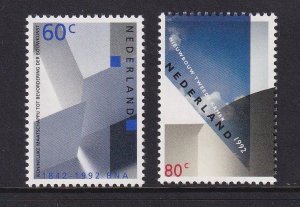 Netherlands  #810-811 MNH 1992  Dutch architects
