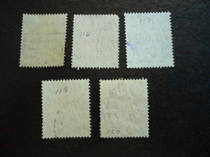 Stamps - Australia - Scott# 114,116-118,120 - Used Part Set of 5 Stamps