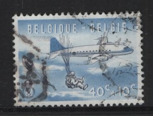 Belgium    #B663  used   1960  parachutists and planes 40c