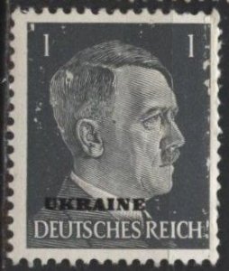 Russia N41 (old N29) (mh, scuffed) 1pf Hitler, gray black, ovpt “Ukraine” (1941)