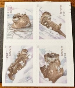 US # 5651a Otters in Snow Block of 8 (4 on each side) forever 2021 Mint NH