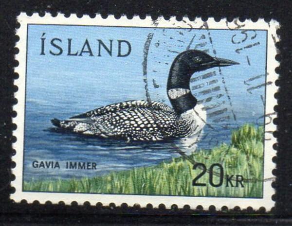 Iceland Sc 388 1967 20 kr Loon stamp used