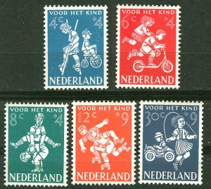 Netherlands # B326-30 Children Playing (5) Mint NH