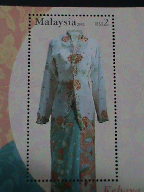 ​MALAYSIA-2002-SC#903-  CLOTHINGS DESIGNS-MNH -S/S-VF- WE SHIP TO WORLDWIDE