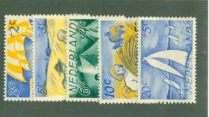 NETHERLAND B194-8 MH CV $8.75 BIN $4.00