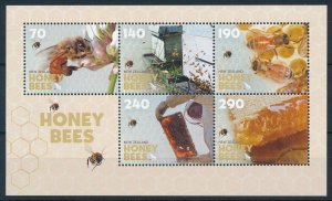 [111935] New Zealand 2013 Insects honeybees Souvenir sheet MNH