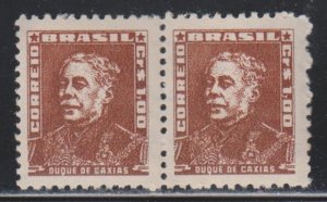 Brazil, 1cr Duke of Caxias (SC# 795) MNH PAIR