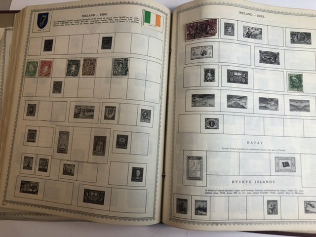 The New World Wide Postage Stamp Album Lots Of Old Stamps