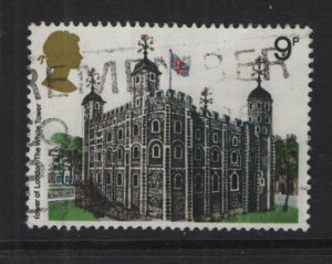 Great Britain  #831  used 1978  British architecture 9p