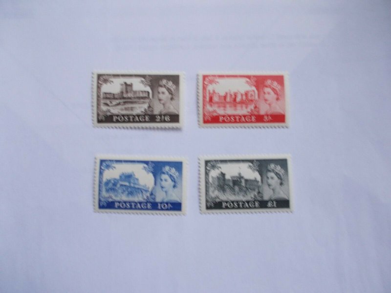 GB QEII 1955 Waterlow Castle High Values 2/6 to £1 Set (SG 536-539) Superb U/M 