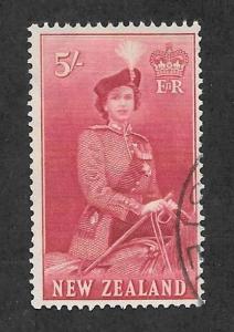 NEW ZEALAND #300 Used 5s Queen Elizabeth Stamp 2019 CV $3.75