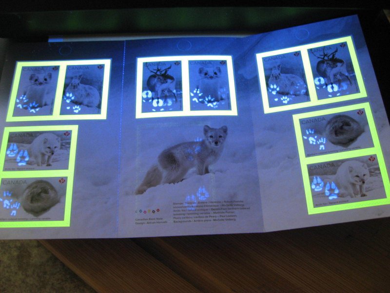 Canada tag offset print error 2021 Snow mammals booklet affects 4 stamps, cover