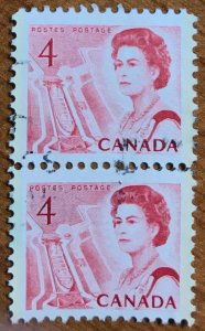 Canada #457p F used vertical pair.