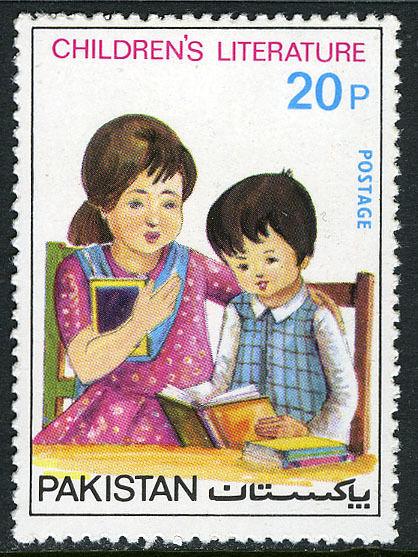 Pakistan 428, MNH. Children reading book, 1976