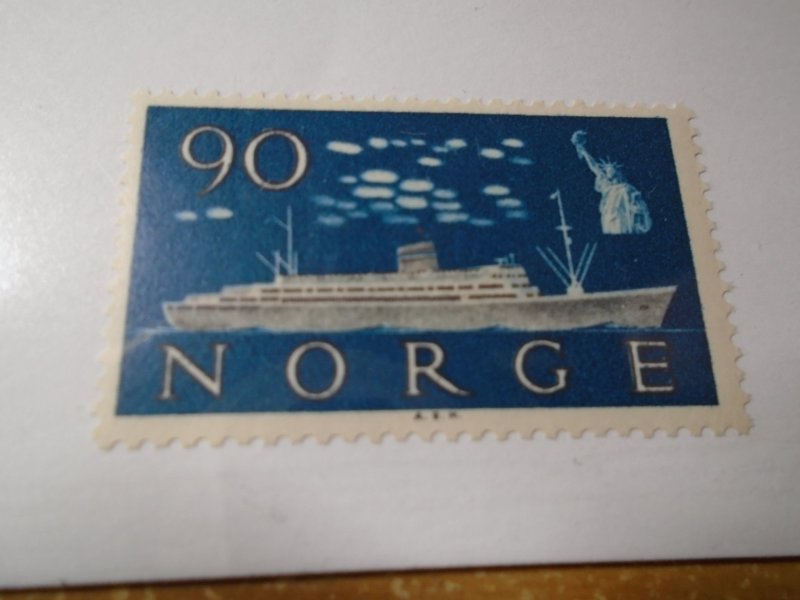 Norway  #  386   MNH  Statue of Liberty / Ship