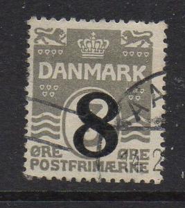 Denmark Sc 163 1921 2 8 ore ovpt on 3 ore wavy line stamp used