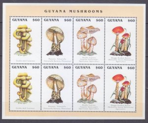 1996 Guyana 5526-5533KL Mushrooms 7,50 €