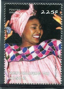 Niger 1998 AFRICAN MUSICIAN Yvonne Chaka-Chaka 1 Stamp Perforated Mint (NH)