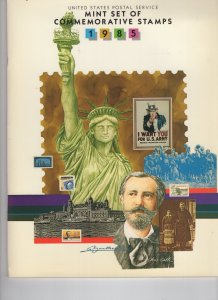 1985 USPS Commemorative Softback Yearbook. Stamps Mounted.  #02 USPS1985m