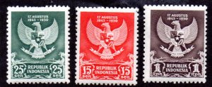 INDONESIA 359-61 MH SCV $13.50 BIN $6.75 BIRDS