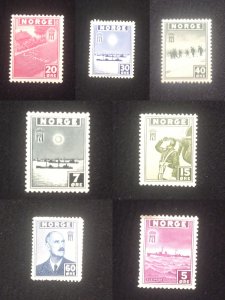 C) 312, 319. 1945, NORWAY, MULTIPLE STAMPS, NORWEGIAN NAVY. MINT