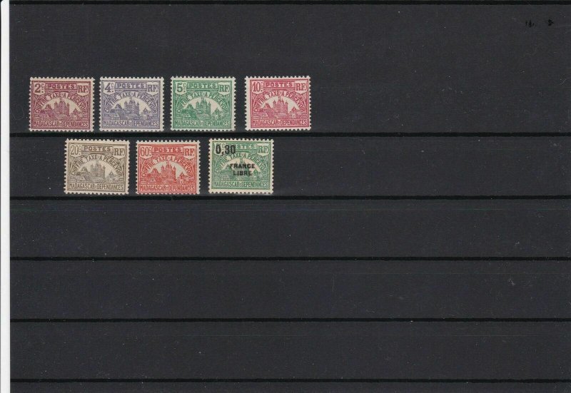 madagascar mounted mint postage due  stamps ref r11691 