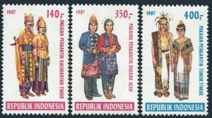 Indonesia 1317-1319,MNH.Michel 1225-1227. Folk Costumes,1987.Kalimantan Timur,